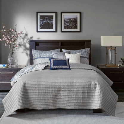 6 Piece Reversible Jacquard Quilt Set with Throw Pillows Navy Full Queen