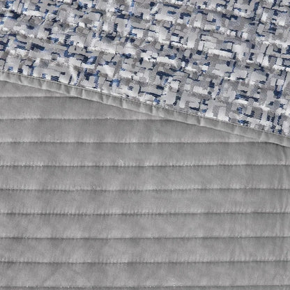 6 Piece Reversible Jacquard Quilt Set with Throw Pillows Navy Full Queen